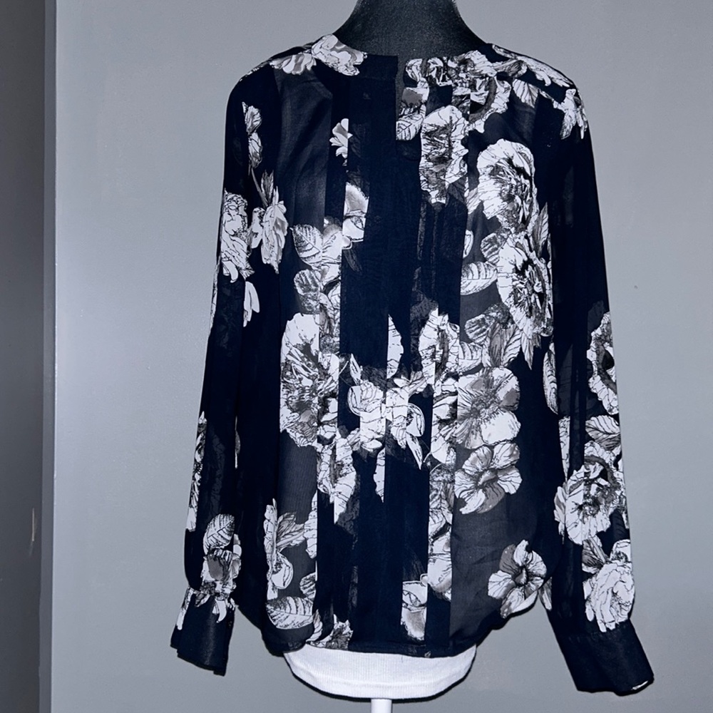 Ann Taylor lightweight sheer flowy floral print office or evening tunic